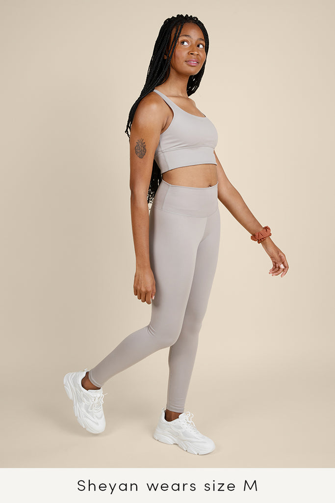 Travel Leggings for women in neutral color